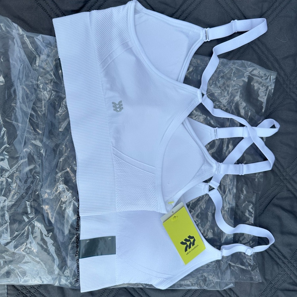 2 pack women’s all in motion white seamless cami sports bra - Picture 3 of 3